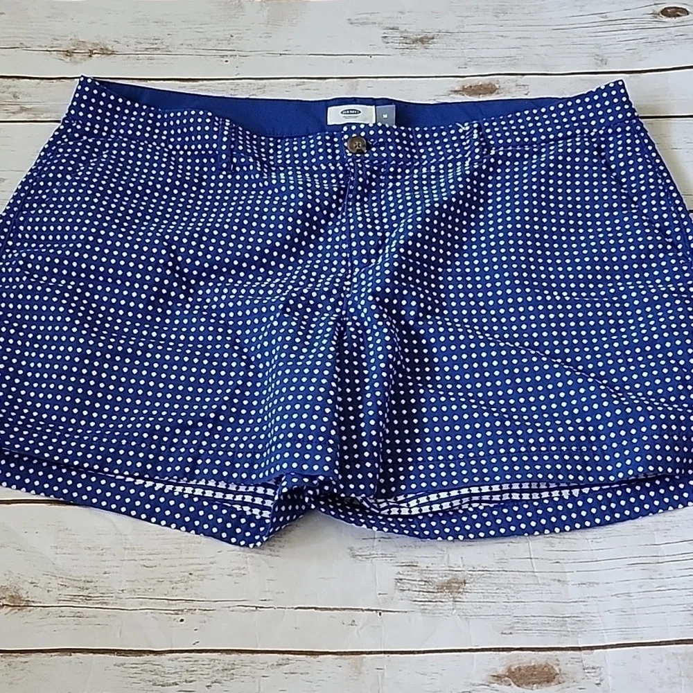 Old Navy Blue and White Polka Dot Shorts with 4.75" inseam - Picture 2 of 8